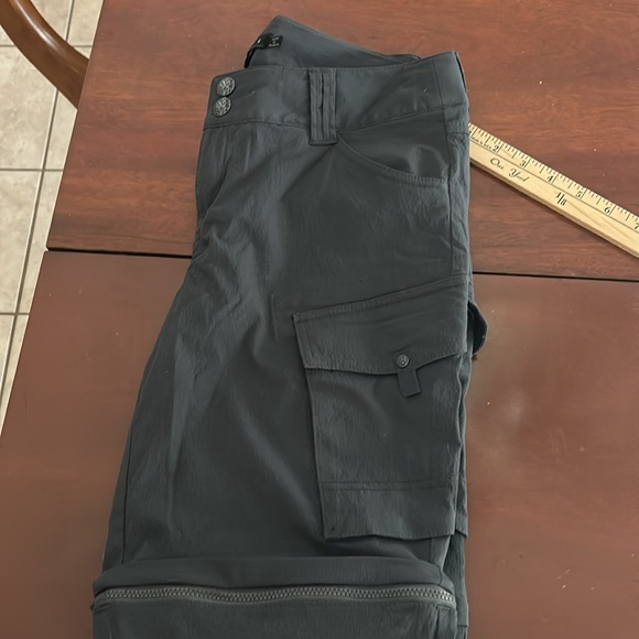 Prana Gray Capri zip off to shorts - Picture 5 of 8